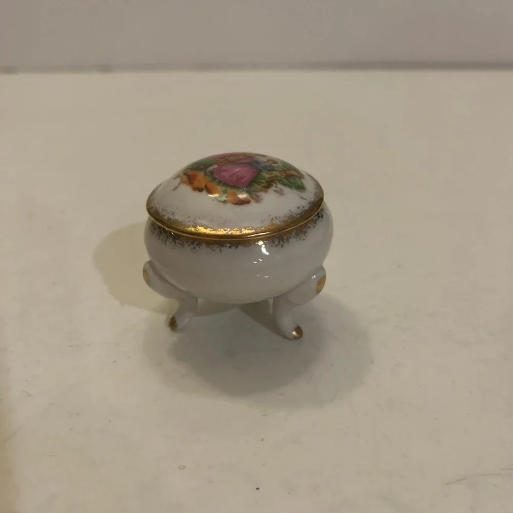 Ceramic Hand Painted Courting Couple Trinket Box